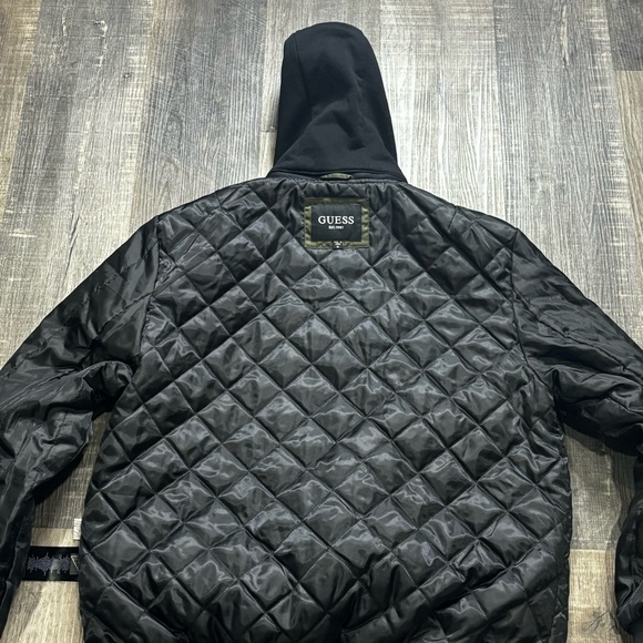 GUESS Men’s Bomber Jacket w/ detachable hood, quilted inside, inside pocket,EUC - Picture 11 of 16